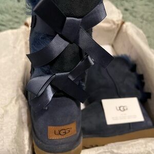 Navy Blue Bailey Bow Ugg’s